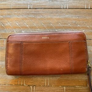 Fossil NWT Cognac Leather Zip Wallet